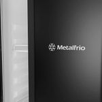 cervejeira-metalfrio-vertical-beer-maxx-porta-cega-com-visor-336-litros-preto-onix-127v-vn28tpbg96-7